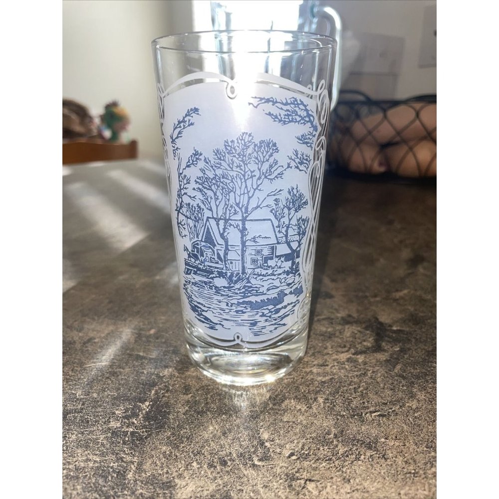 VTG CURRIER AND IVES DRINKING GLASSES BLUE  5 3/8” - Old Mill Transfer Print